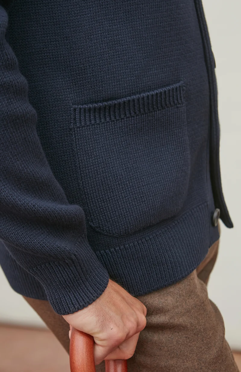 Mittelschwerer Herren-Cardigan aus 100 % Baumwolle mit Schalkragen