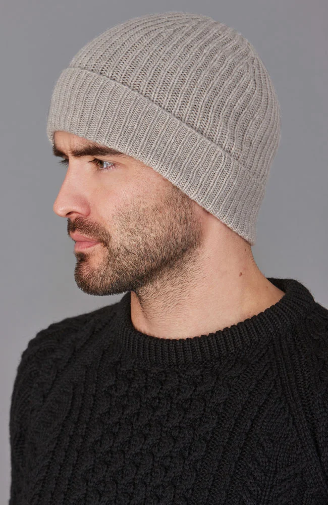 Gerippte Beanie-Mütze aus 100 % Kaschmir