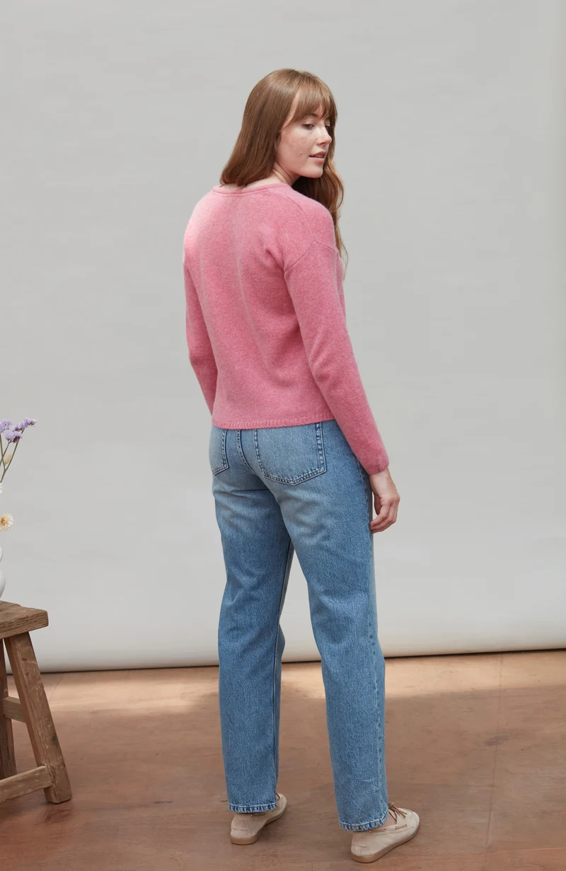 Mittelschwerer Damen-Cardigan mit Rundhalsausschnitt aus 100 % Lammwolle