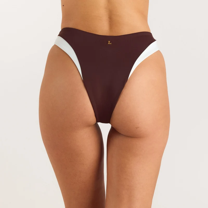 Monaco Brazilian Slip mit Hohem Bein - Schokolade
