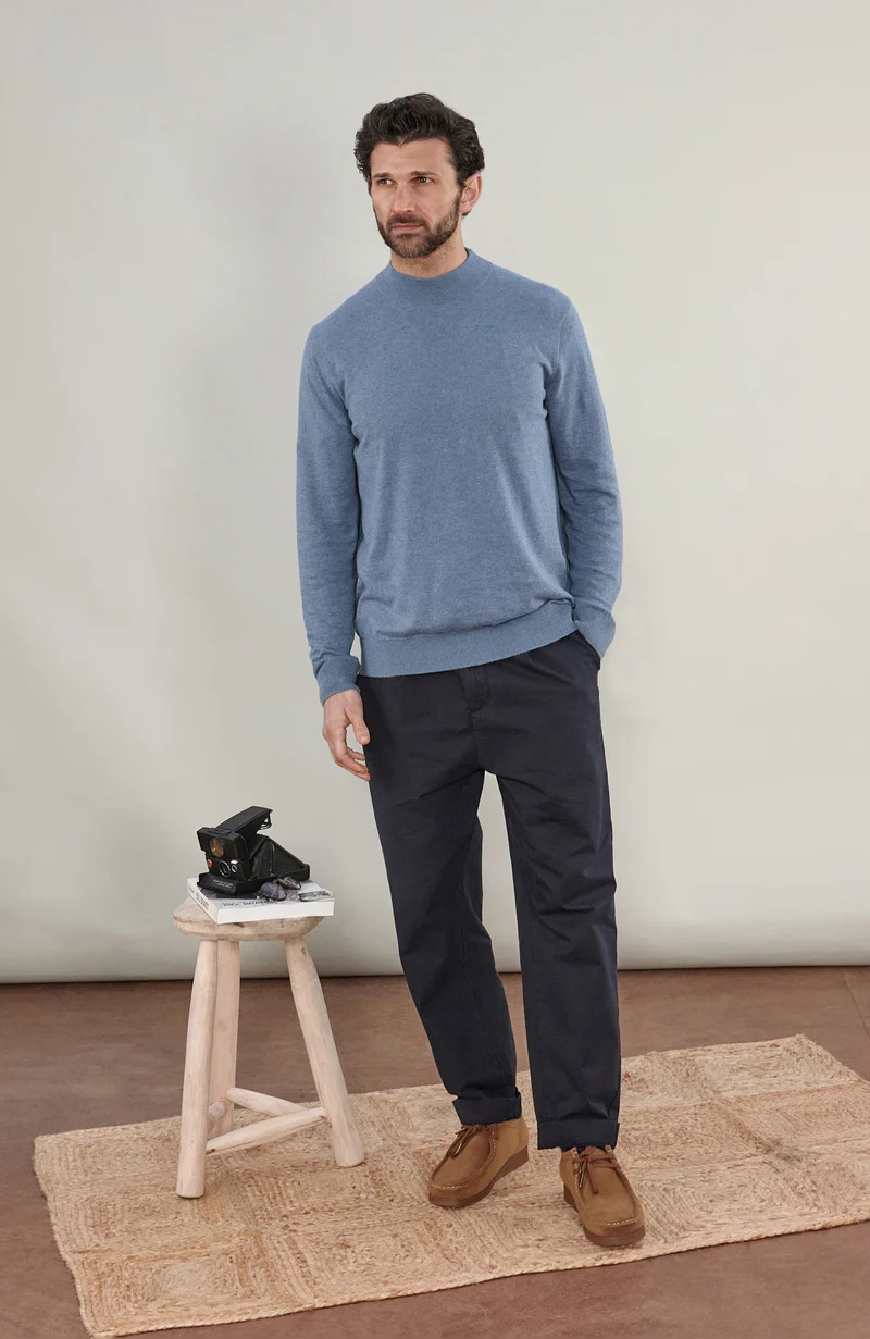 Herrenpullover aus 100 % ultrafeiner Baumwolle mit Stehkragen
