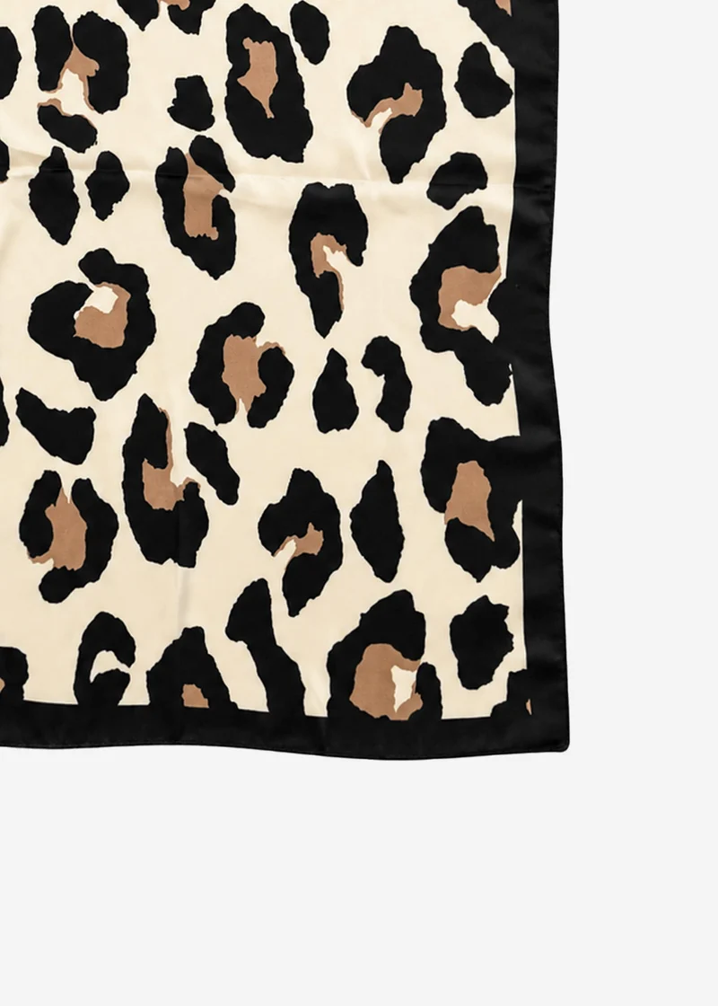 Halstuch mit Leo-Print - schwarz