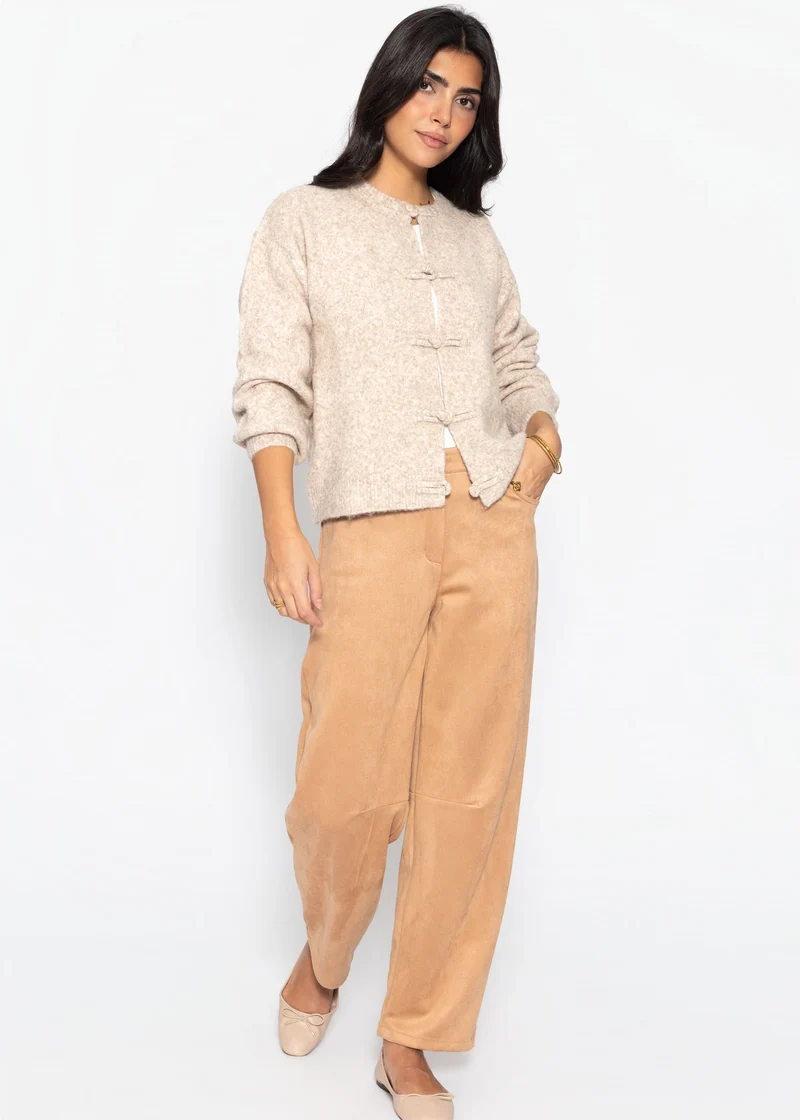 Strickjacke mit Knebelverschluss - beige
