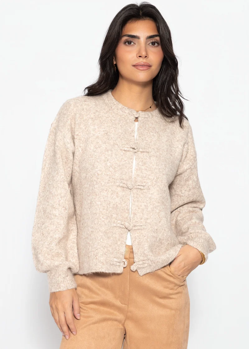 Strickjacke mit Knebelverschluss - beige
