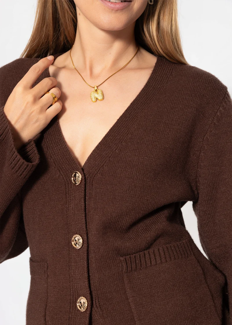 Strickjacke mit V-Ausschnitt und Goldknöpfen - braun