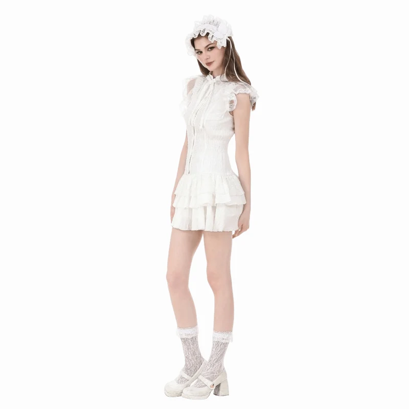 Weißes, gotisches Damenkleid mit Lagenrock, Rüschen und Spitzeneinsatz