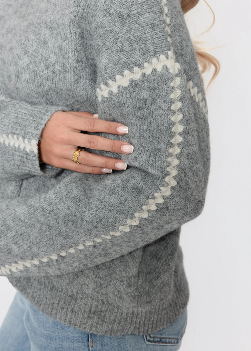 Pullover mit Ziernähten und Wollanteil - grau