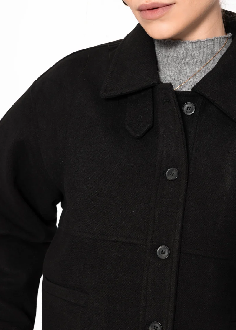 Kurze Jacke mit Innenfutter - schwarz