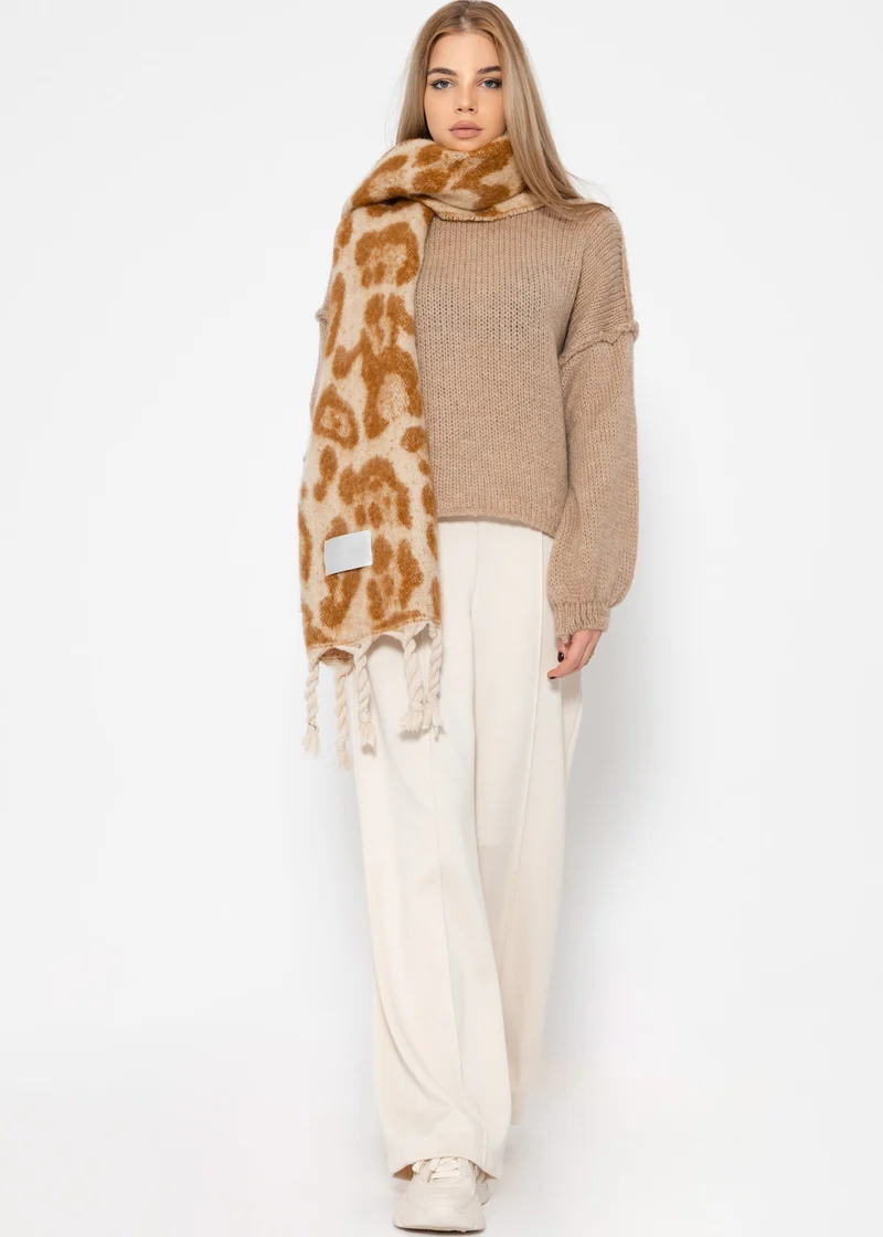 Rollkragenpullover mit Außennähten - camel