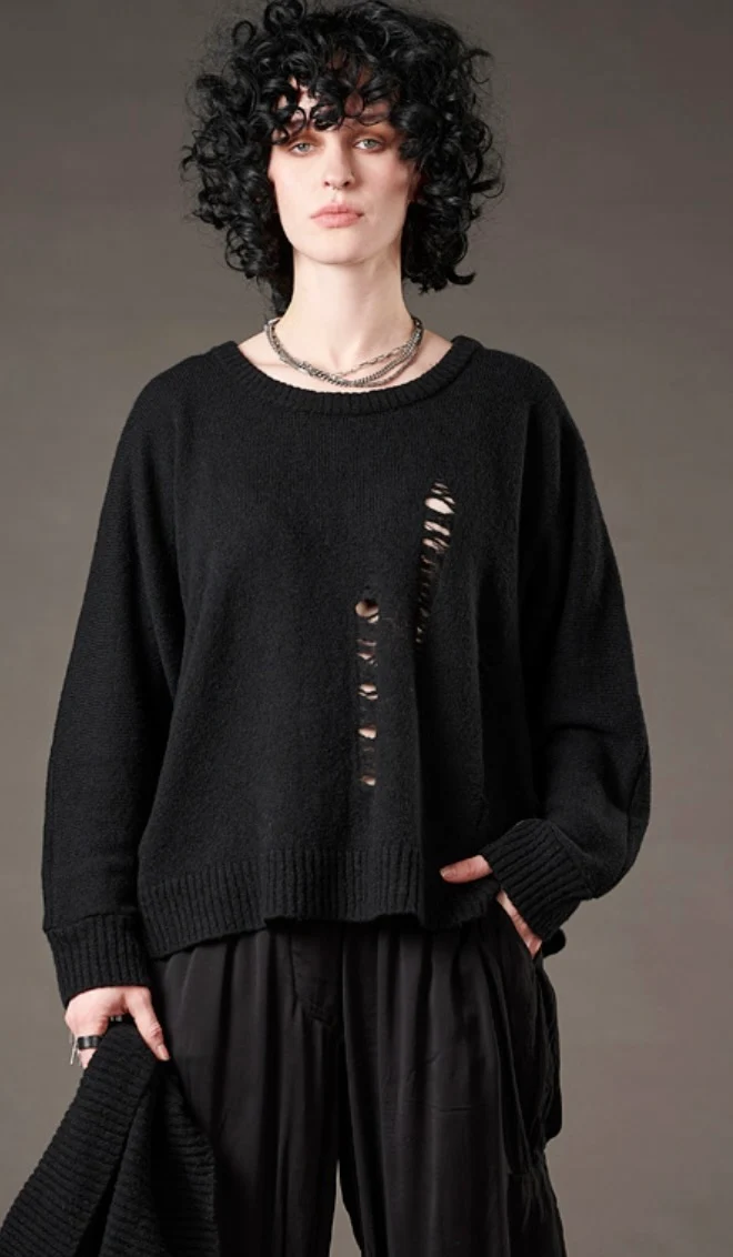 Studio b3 Pulli Romak