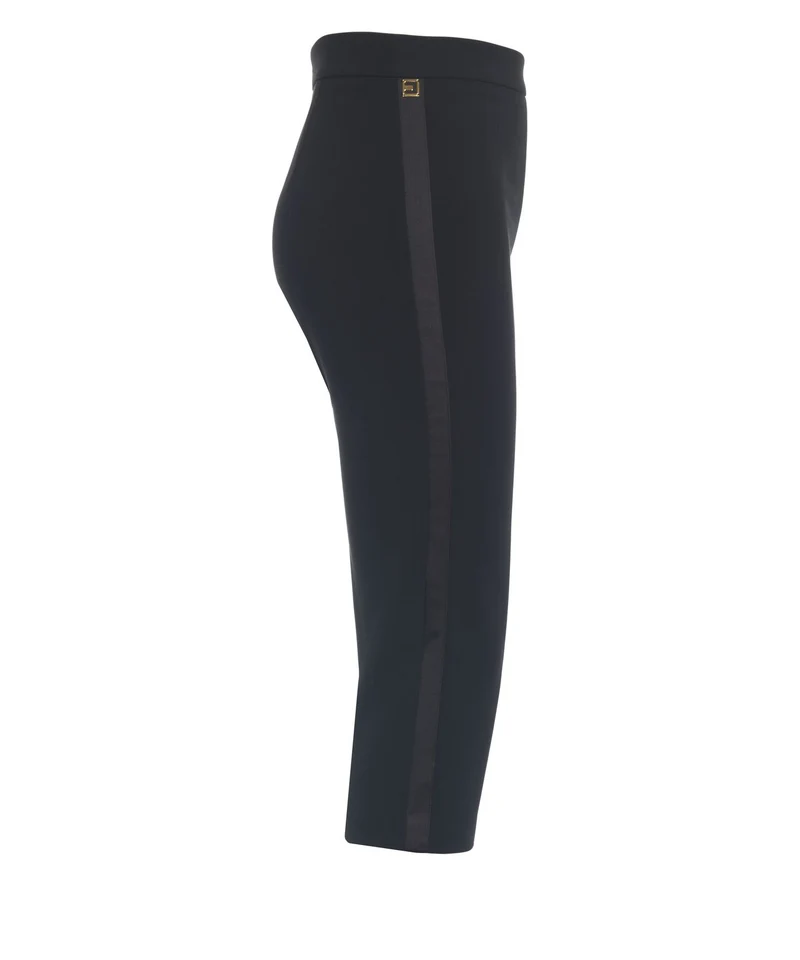 Pantaloni capri
