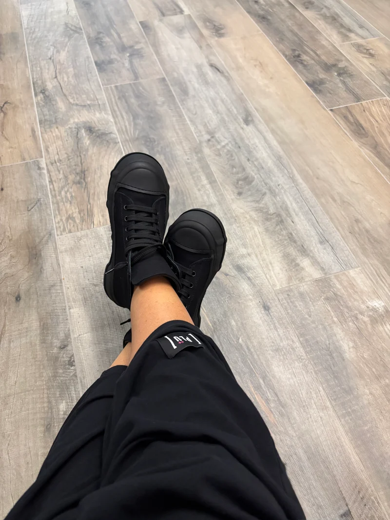 PLÜ Sneaker