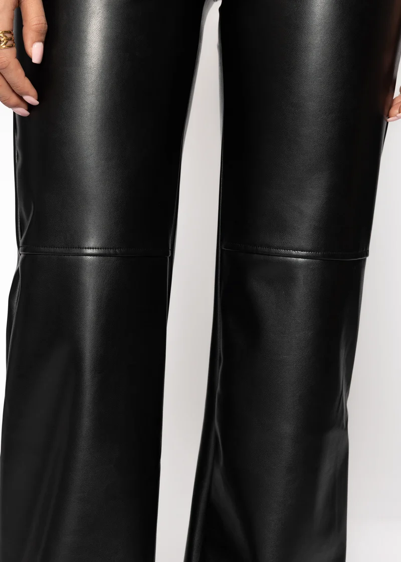 High-Rise Flared Thermo Kunstleder Leggings mit breitem Bund - schwarz