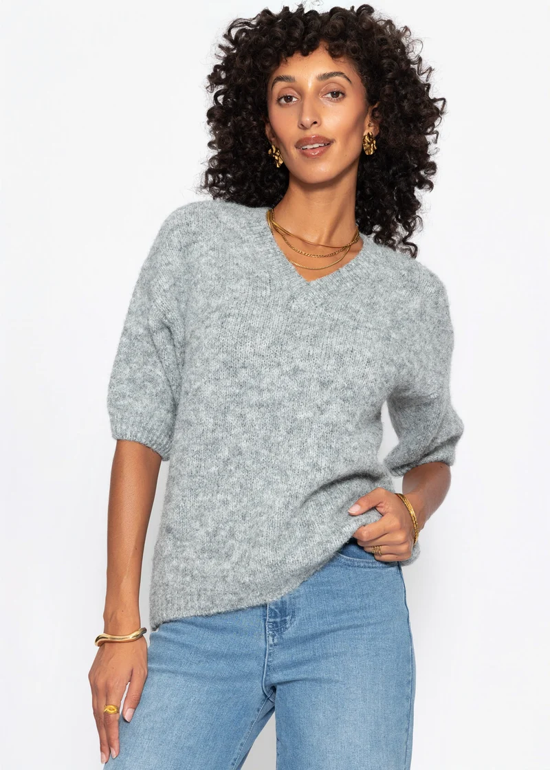 Kurzarm-Strickpullover mit V-Ausschnitt - hellgrau