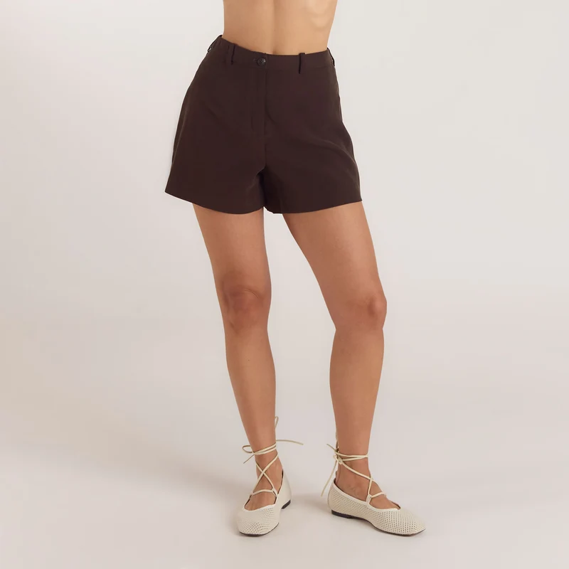Hochtaillierte Tailored-Shorts - Schokolade