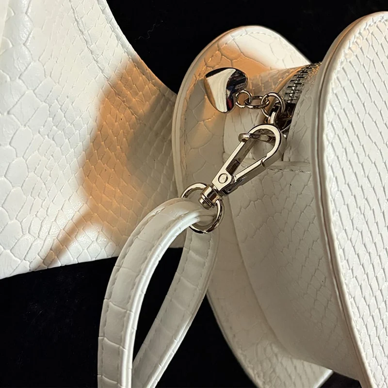 Gothic-Tasche für Damen, Teufelsauge, Fledermausflügel, Herz, Weiß