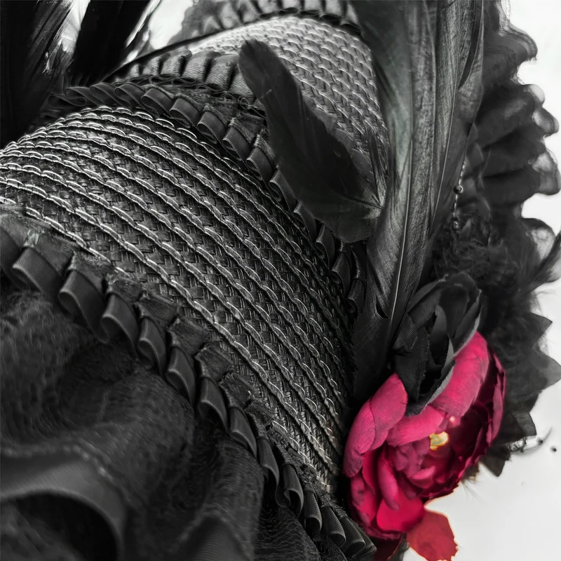 Gothic Lolita Damen-Lagenhaube mit Blumenmuster und Federn