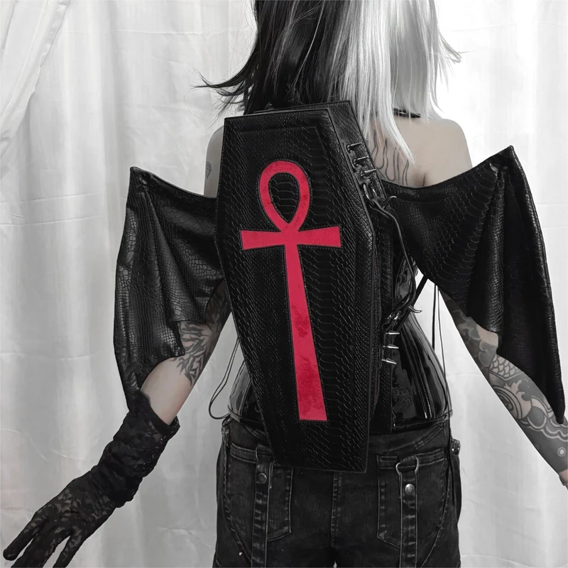 Schwarze Gothic-Tasche für Damen mit Fledermausflügel-Kreuzmotiv aus Kunstleder