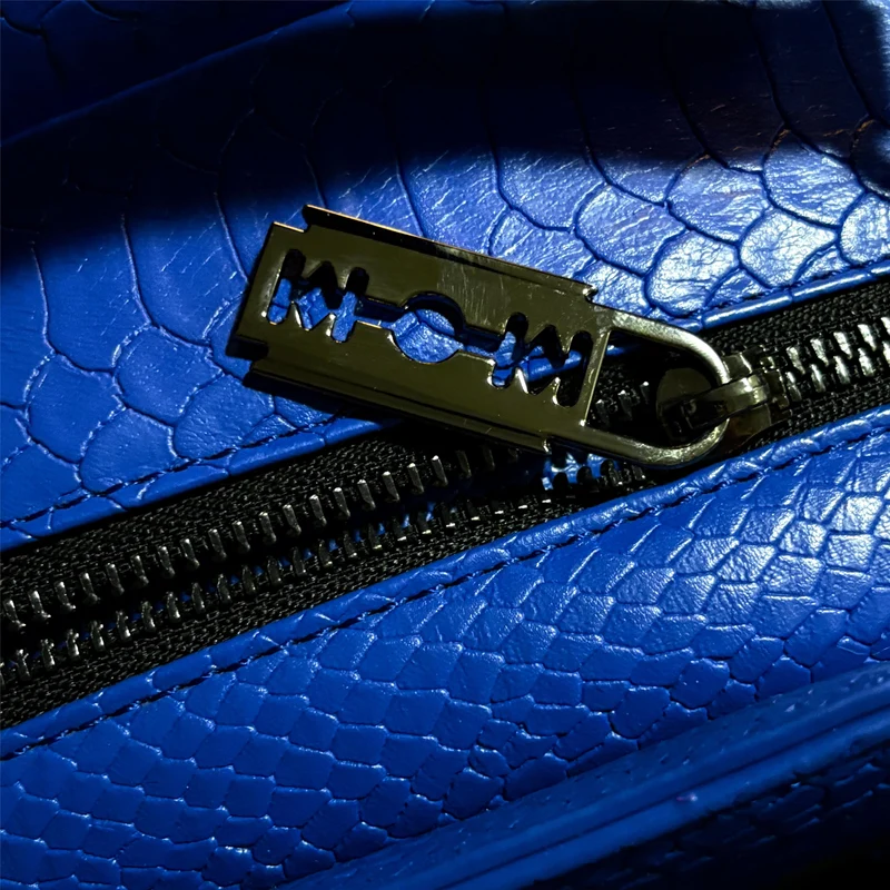 Gothic-Tasche für Damen, Fledermausflügel-Sargform, blau