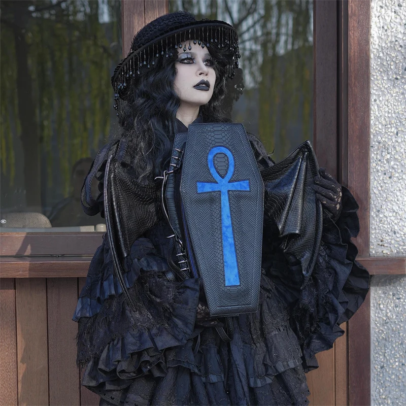Gothic-Tasche für Damen mit Fledermausflügel-Kreuzmotiv, Sargform, Schwarz-Blau