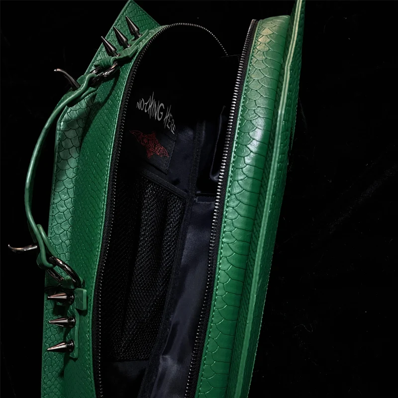 Gothic-Tasche für Damen, Fledermausflügel-Sargform, Grün