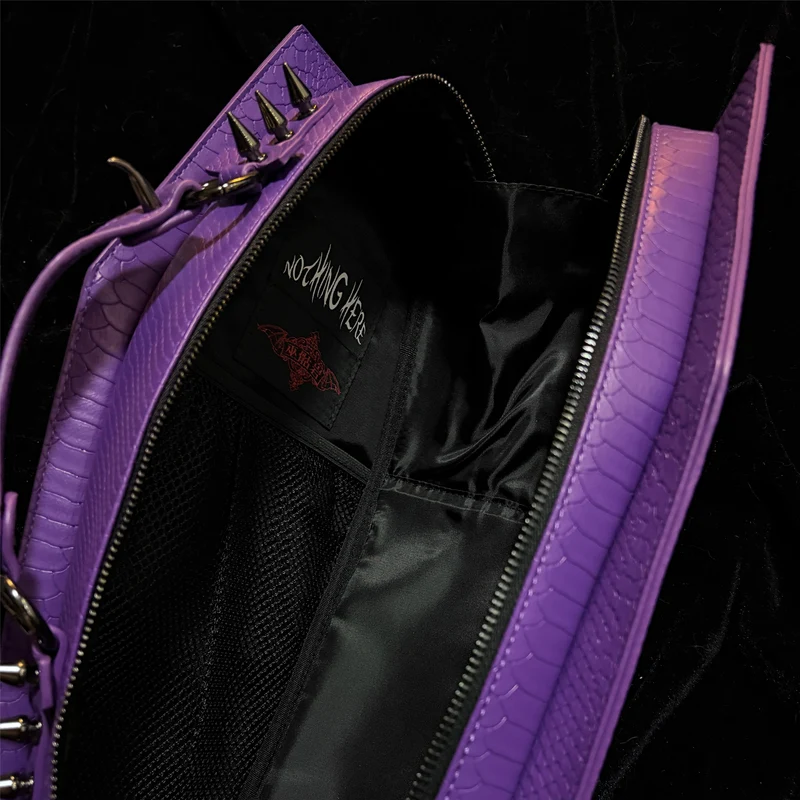 Gothic-Tasche für Damen, Fledermausflügel-Sargform, Lila