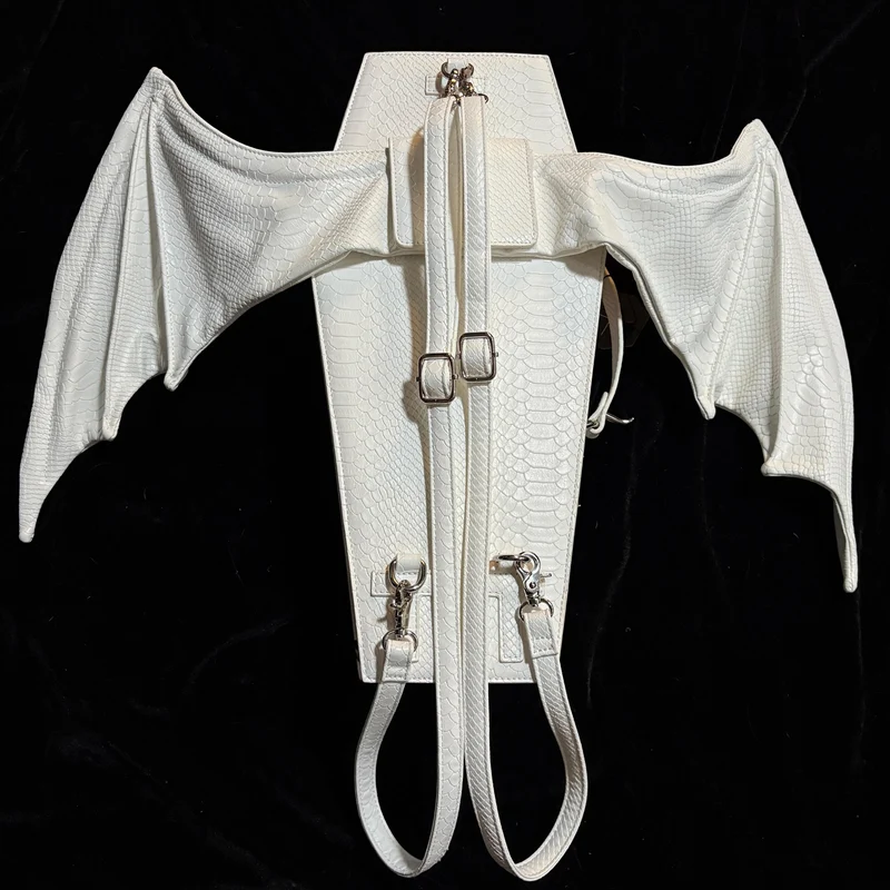 Gothic-Tasche für Damen mit Fledermausflügel-Kreuzmotiv, Sargform, Weiß-Schwarz