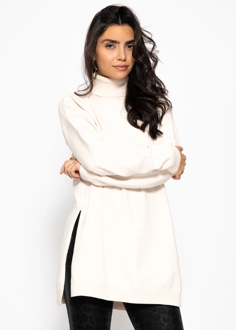 Oversize Rollkragenpullover mit langen Seitenschlitzen - offwhite