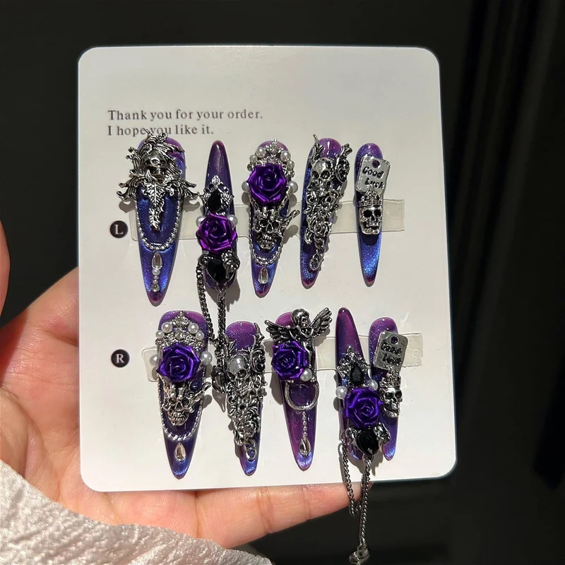 Gothic-Nagelpatch mit Rosen-Totenkopf-Motiv für Damen