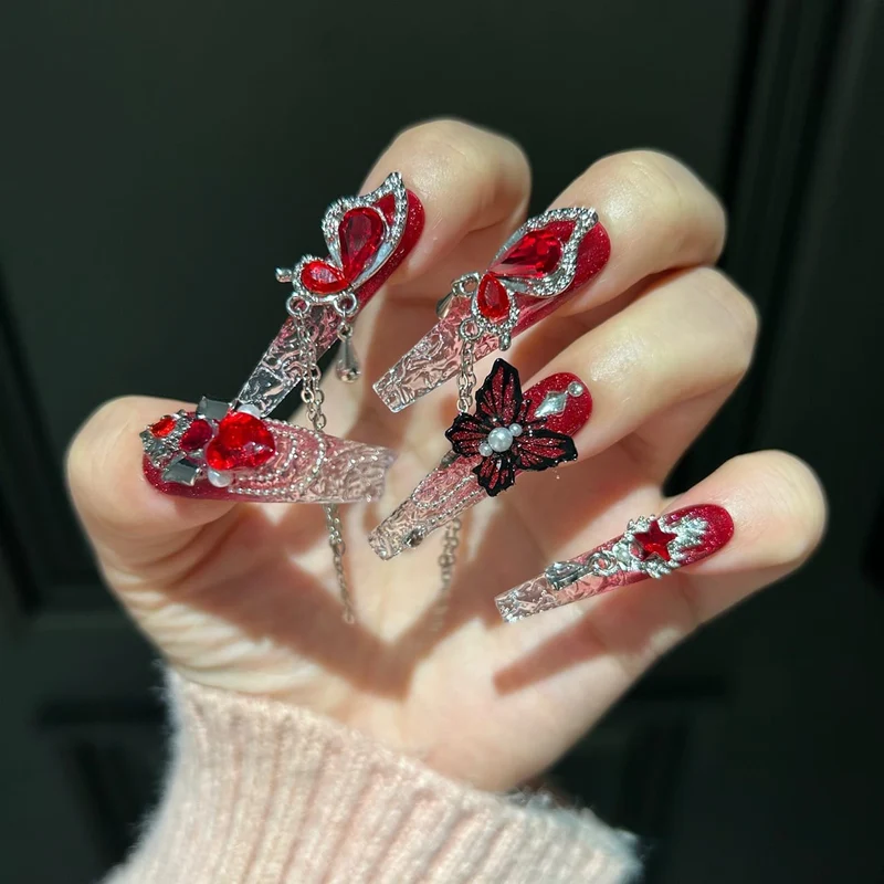 Gothic-Nagelpatch mit Schmetterlingsmuster für Damen
