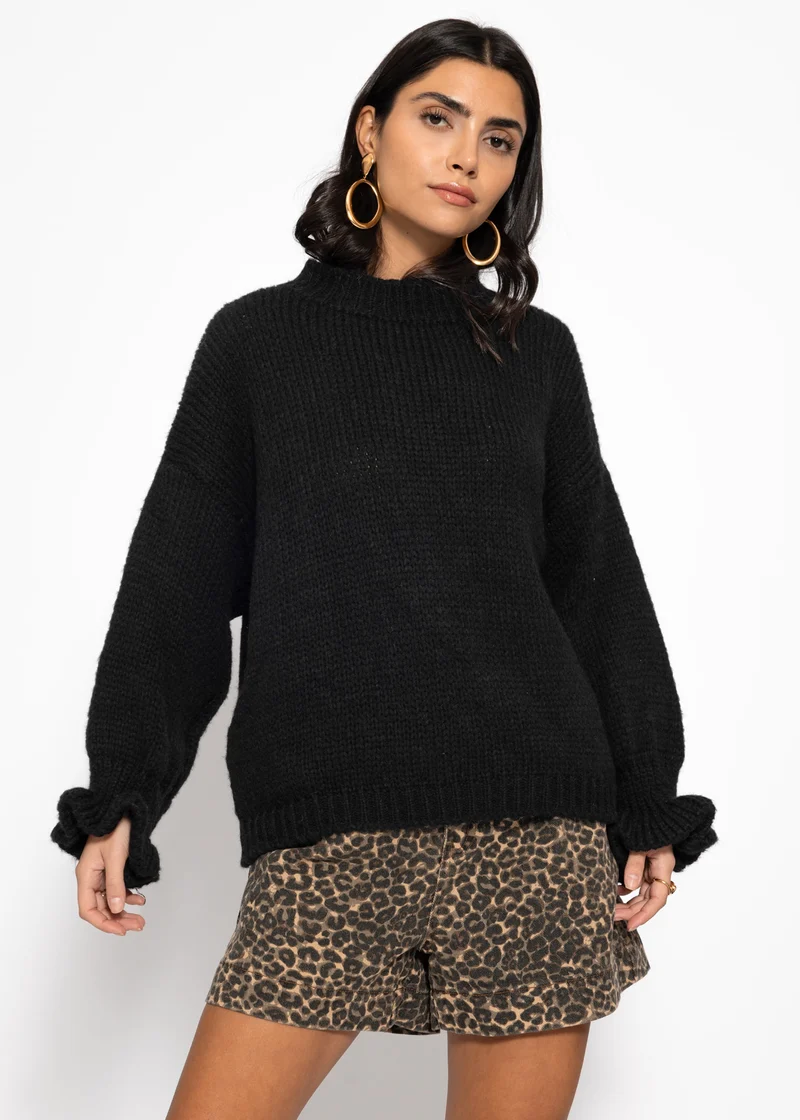 Strickpullover mit Rüschenärmeln - schwarz
