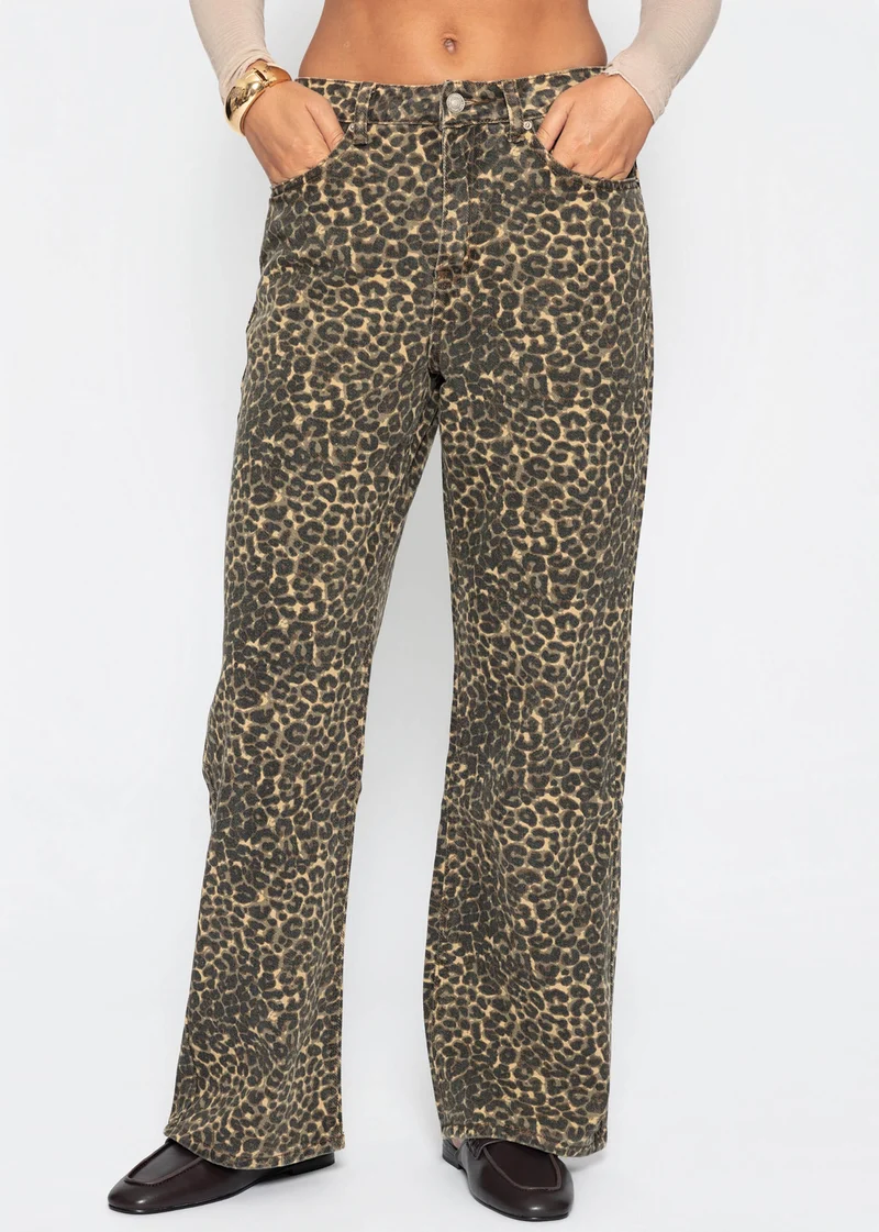 Wide Leg Jeans mit hohem Bund in Leo-Print - braun