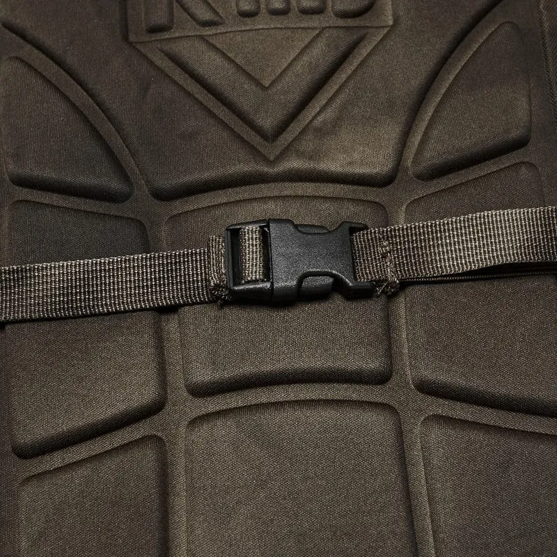 Punk-Rucksack für Herren mit Nieten, Totenköpfen und Kette, Kaffeebraun