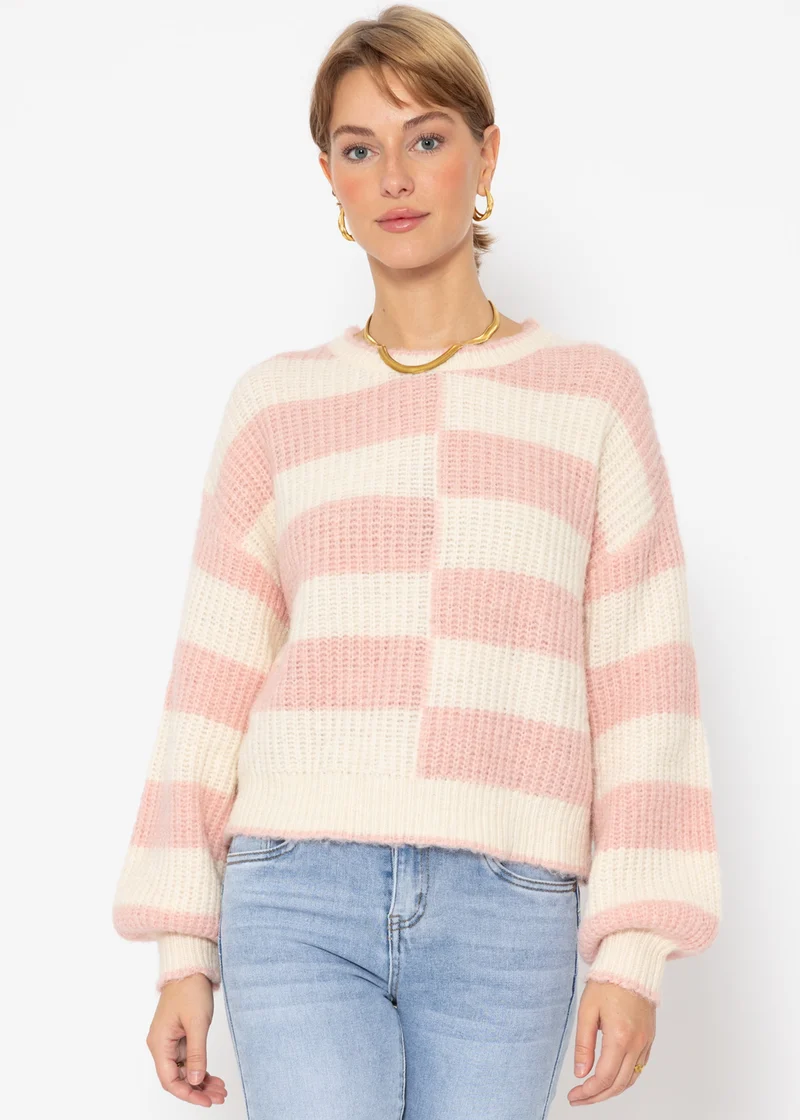Flauschiger Pullover mit versetzten Blockstreifen - rosa-offwhite
