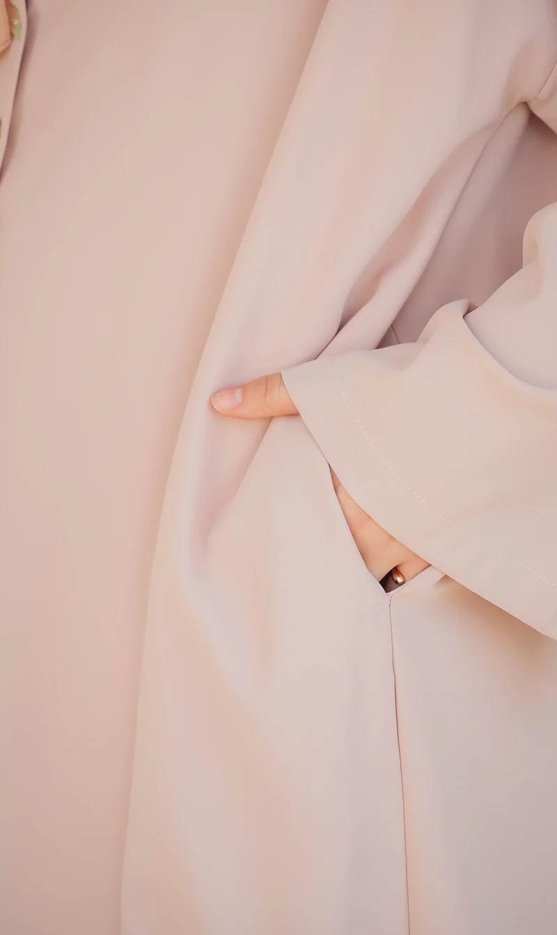 Elizabeth Offenes Abaya-Set – Rosécreme