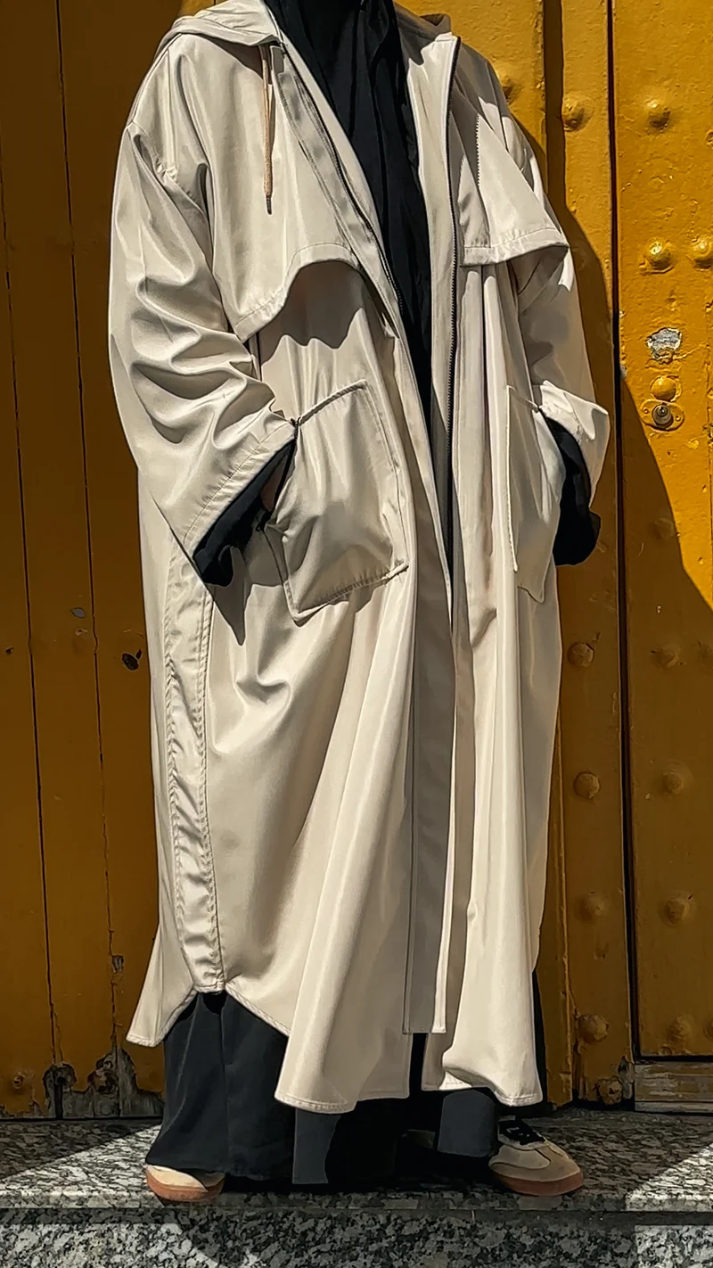 Amtar Bescheidener Regenmantel - Creme