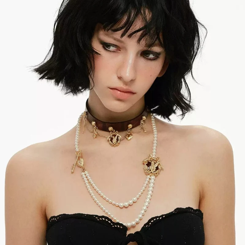 Grunge-Choker für Damen mit Engelskreuz aus Kunstleder