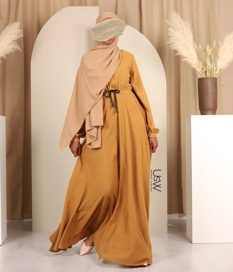 Abaya Maleekah Yaraa – Kupferkamel