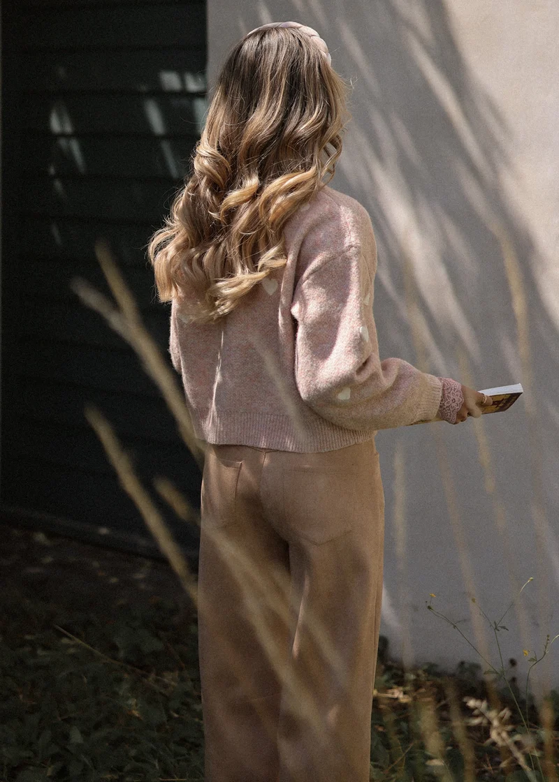 Cardigan mit weißen Herzen - beige