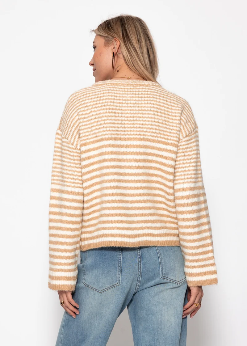 Strickjacke mit grafischem Streifenbild - beige