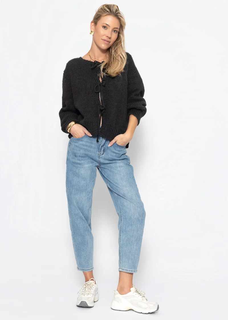 Strickjacke mit Schleifenverschluss - schwarz
