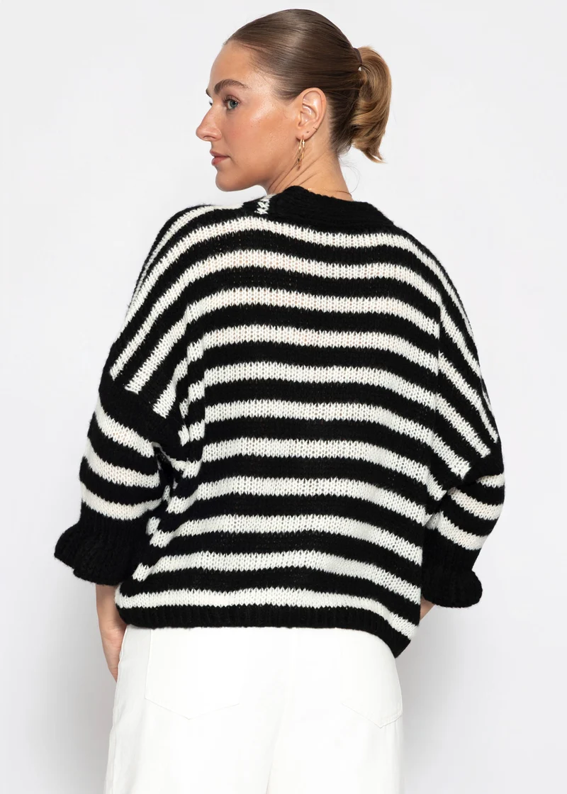 Gestreifter Cardigan mit 3/4-Ärmeln - schwarz