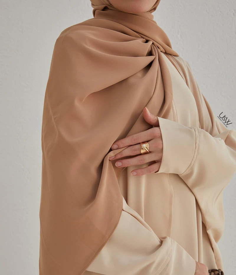 Farasha öffnen – Creme (Perl-Stretch)