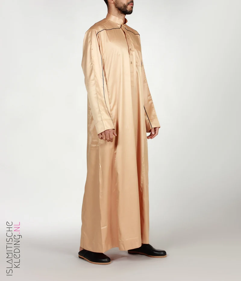 Qamees Al-Bay Formale Bronze