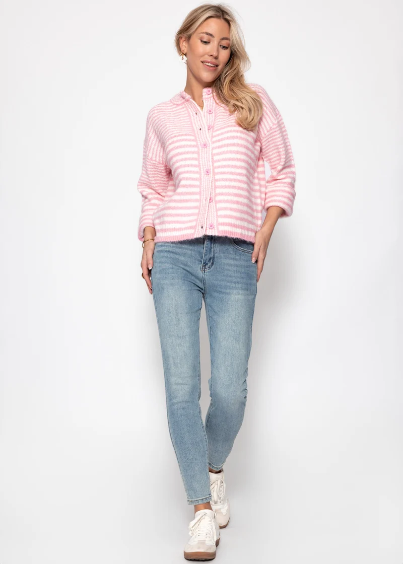 Strickjacke mit grafischem Streifenbild - rosa
