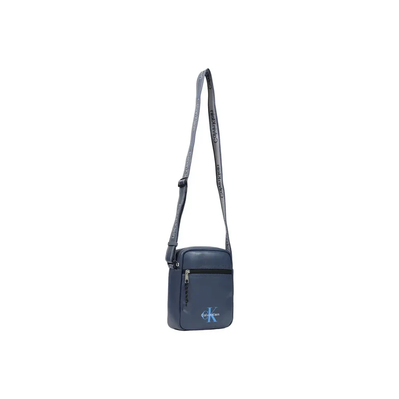Calvin Klein Herren Umhängetasche mit breitem Trageriemen und auffälligem Logo, blau, B18 cm