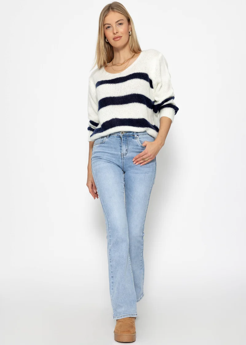 Pullover mit dunkelblauen Streifen - offwhite
