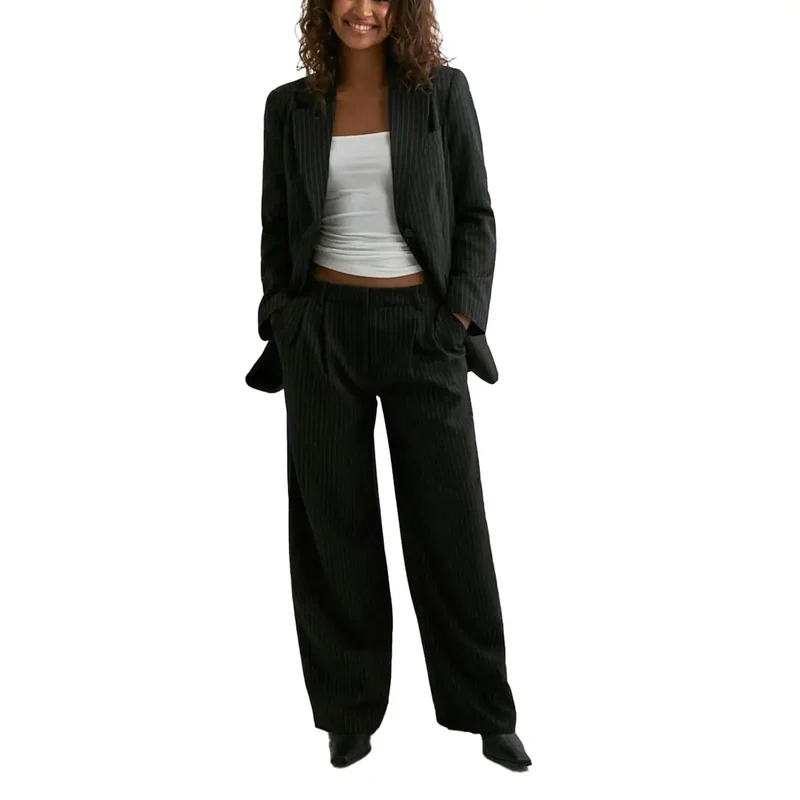 Schwarzer Nadelstreifen-Blazer mit Reverskragen und Taschen
