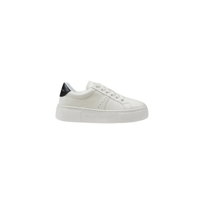Weiße Leder Sneakers mit schwarzem Absatz