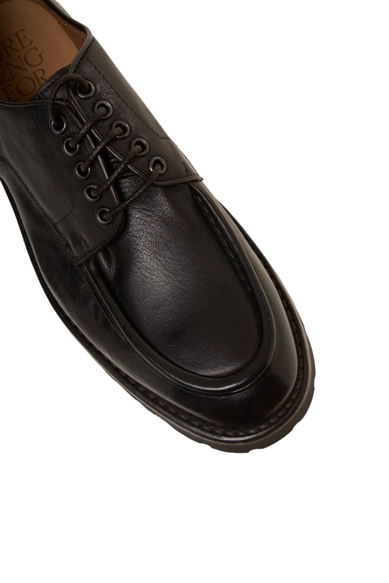 Scarpe stringate in pelle
